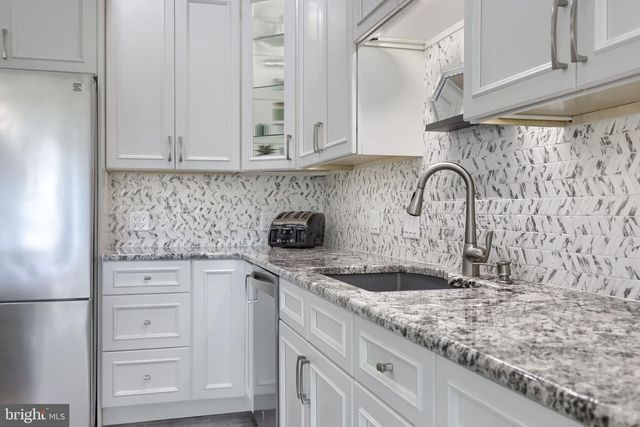 2702 CHESTNUT RUN RD, York, PA 17402