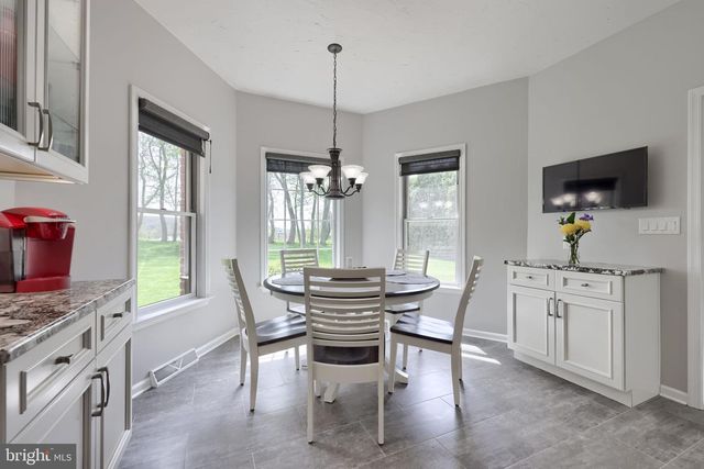 2702 CHESTNUT RUN RD, York, PA 17402