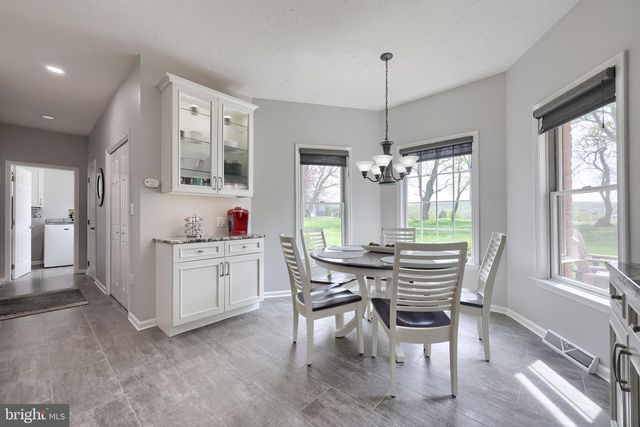 2702 CHESTNUT RUN RD, York, PA 17402
