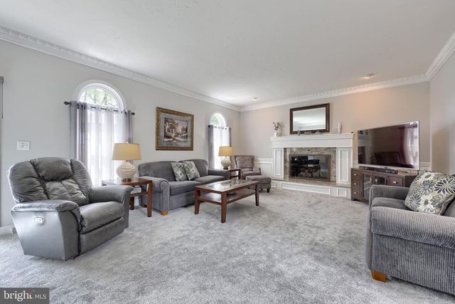 2702 CHESTNUT RUN RD, York, PA 17402