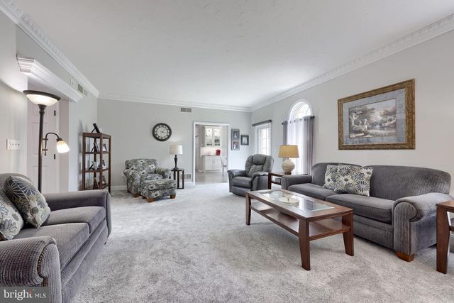 2702 CHESTNUT RUN RD, York, PA 17402