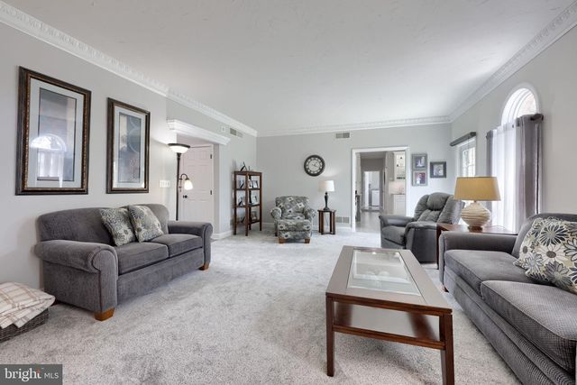2702 CHESTNUT RUN RD, York, PA 17402
