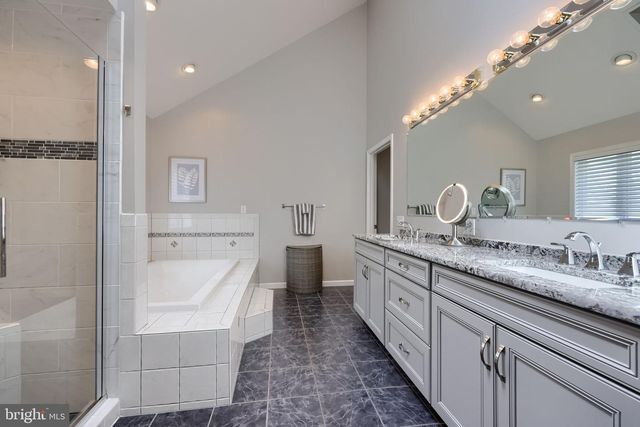 2702 CHESTNUT RUN RD, York, PA 17402