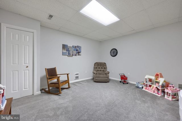 2702 CHESTNUT RUN RD, York, PA 17402