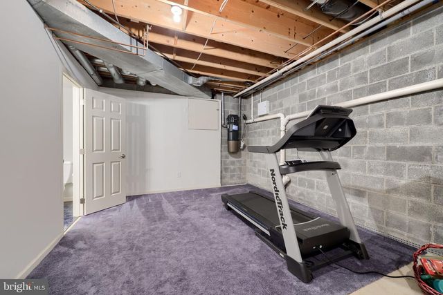2702 CHESTNUT RUN RD, York, PA 17402