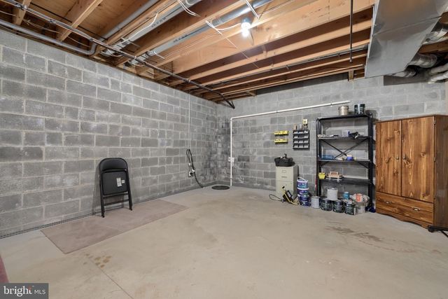 2702 CHESTNUT RUN RD, York, PA 17402