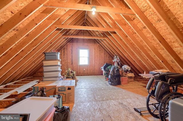 2702 CHESTNUT RUN RD, York, PA 17402