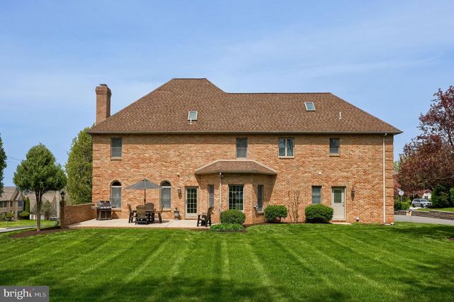 2702 CHESTNUT RUN RD, York, PA 17402