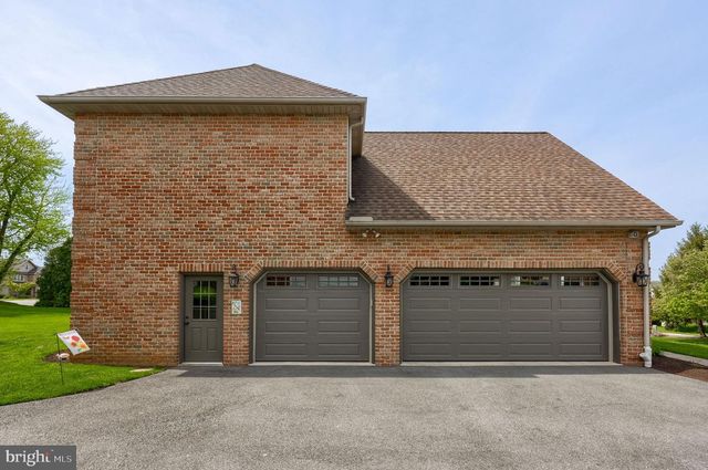 2702 CHESTNUT RUN RD, York, PA 17402