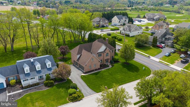 2702 CHESTNUT RUN RD, York, PA 17402