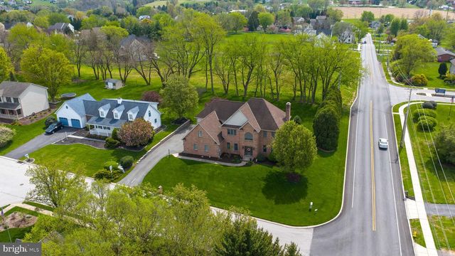 2702 CHESTNUT RUN RD, York, PA 17402