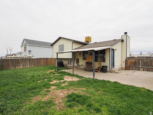 3712 S LONE STAR CIR, Magna, UT 84044
