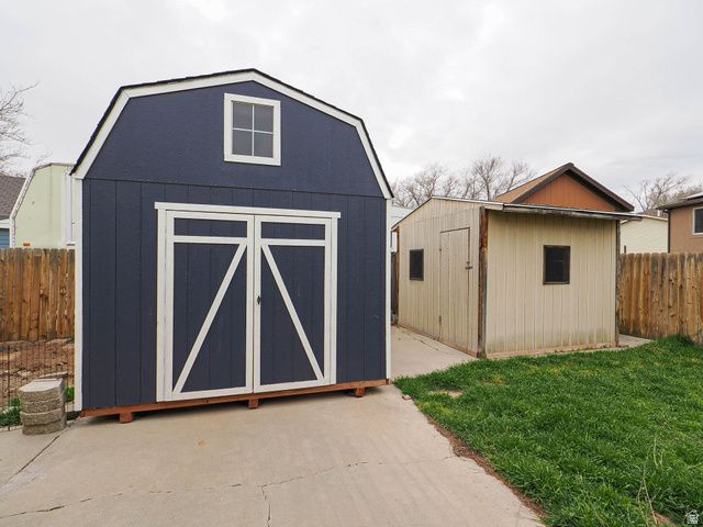 3712 S LONE STAR CIR, Magna, UT 84044