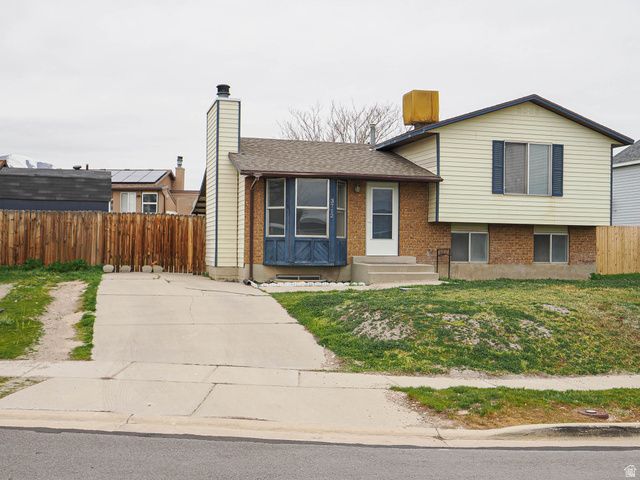 3712 S LONE STAR CIR, Magna, UT 84044