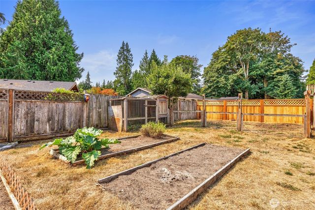 2257 NW Clinton Avenue, Poulsbo, WA 98370