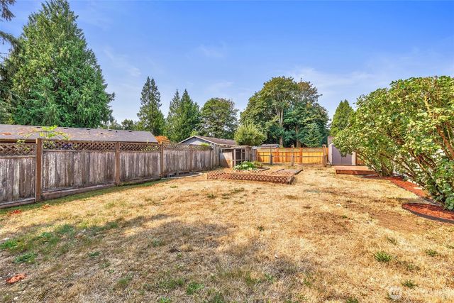 2257 NW Clinton Avenue, Poulsbo, WA 98370