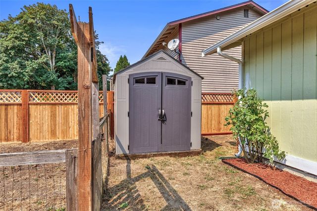 2257 NW Clinton Avenue, Poulsbo, WA 98370