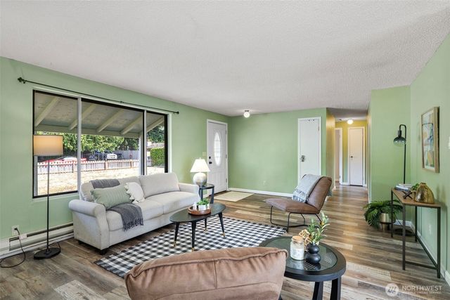 2257 NW Clinton Avenue, Poulsbo, WA 98370