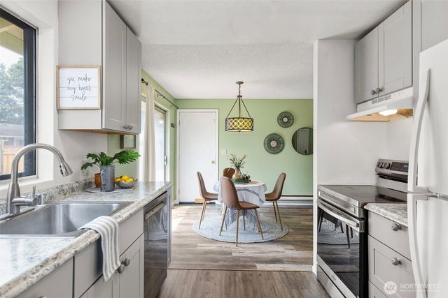 2257 NW Clinton Avenue, Poulsbo, WA 98370