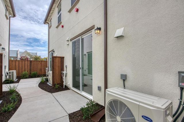 603 Santa Ynez Way B, Marina, CA 93933