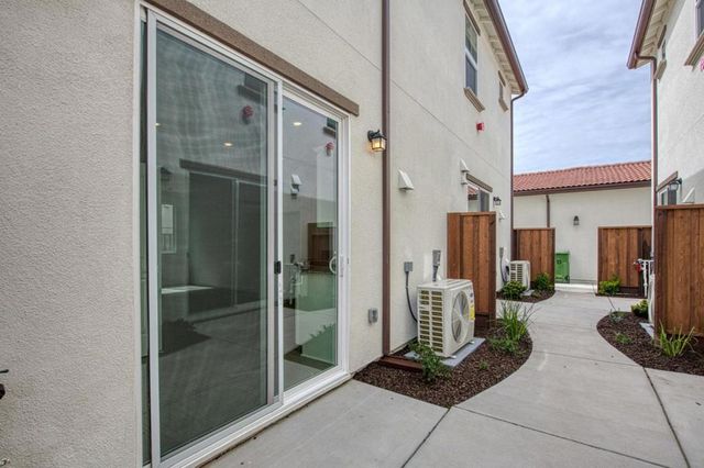 603 Santa Ynez Way B, Marina, CA 93933