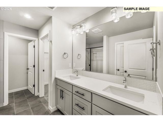 236 Nw MAWRCREST Ave, Gresham, OR 97030