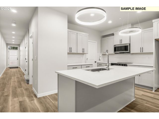 236 Nw MAWRCREST Ave, Gresham, OR 97030