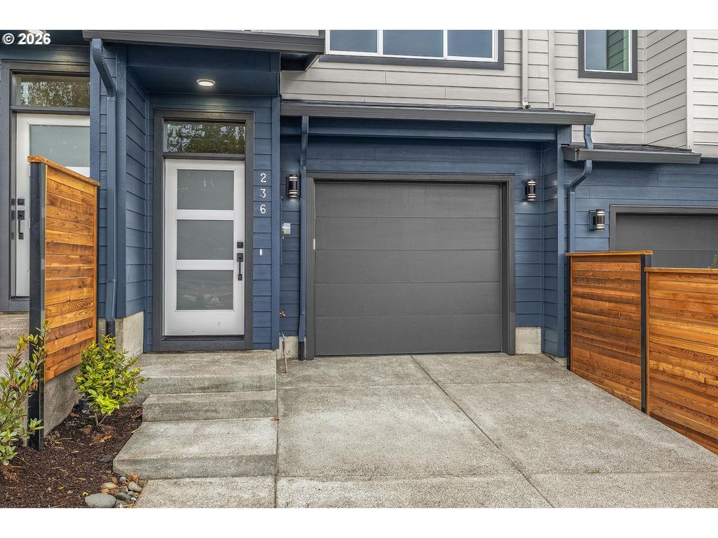 236 Nw MAWRCREST Ave, Gresham, OR 97030