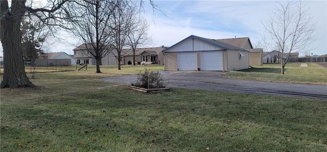 101 S Harrison Street, Spring Hill, KS 66083