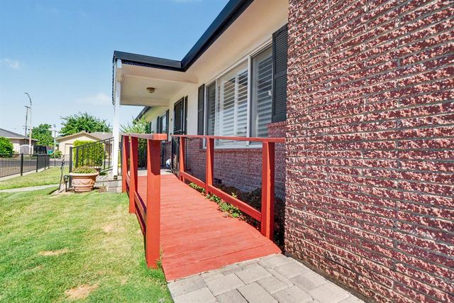 749 Costa Dr, Lodi, CA 95240