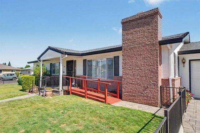 749 Costa Dr, Lodi, CA 95240