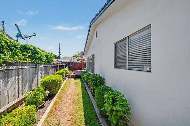 749 Costa Dr, Lodi, CA 95240