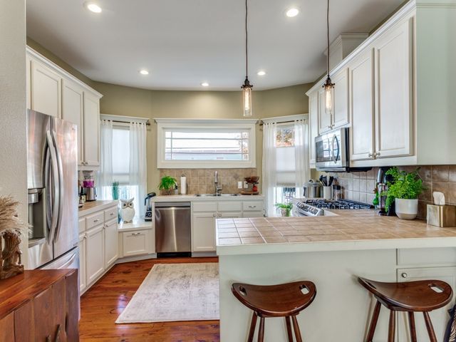 1320 Alston Avenue, Fort Worth, TX 76104