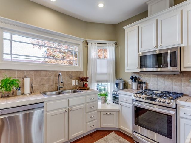 1320 Alston Avenue, Fort Worth, TX 76104