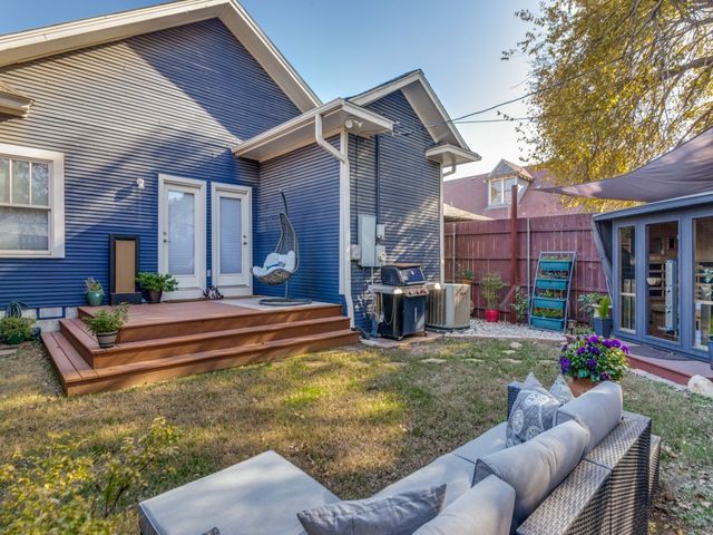 1320 Alston Avenue, Fort Worth, TX 76104