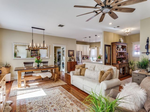 1320 Alston Avenue, Fort Worth, TX 76104