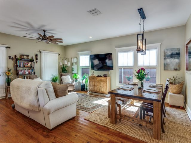 1320 Alston Avenue, Fort Worth, TX 76104