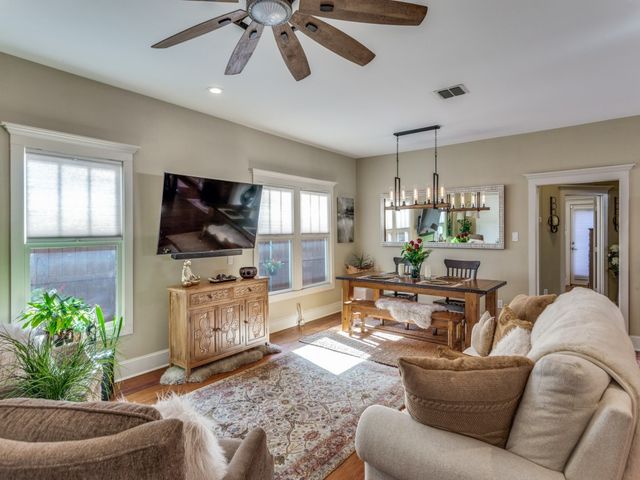 1320 Alston Avenue, Fort Worth, TX 76104