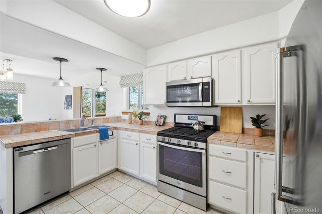 1100 Pine Ridge Road, Woodland Park, CO 80863