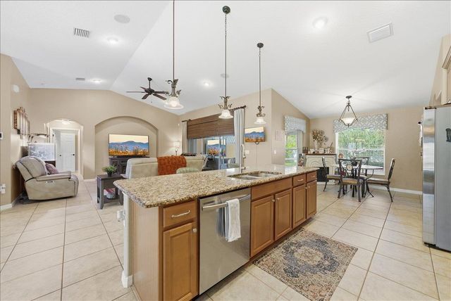 8 Point of Woods Drive, Palm Coast, FL 32164