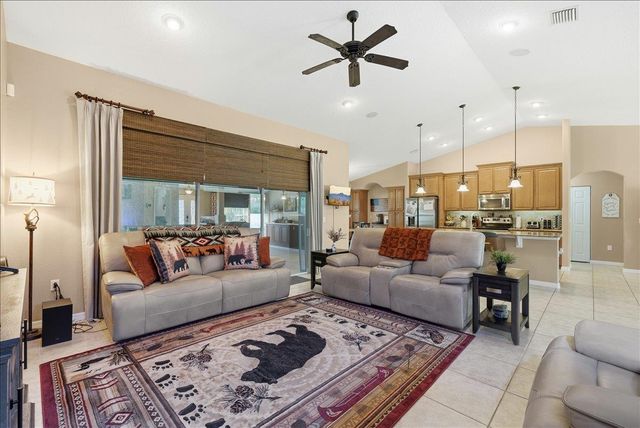 8 Point of Woods Drive, Palm Coast, FL 32164