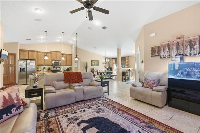 8 Point of Woods Drive, Palm Coast, FL 32164