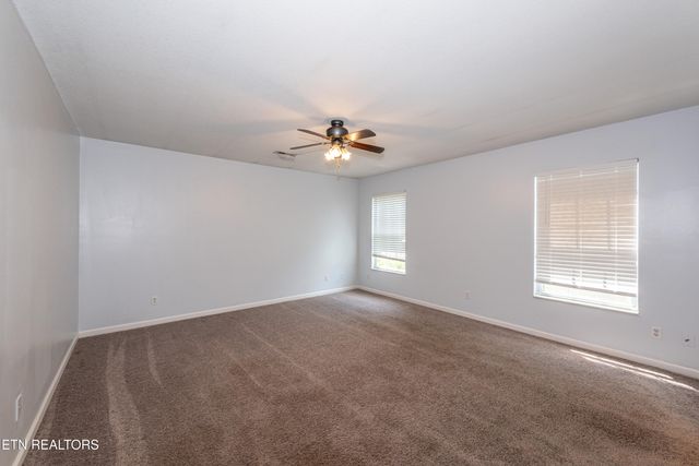 1032 Willow Creek Circle, Maryville, TN 37804