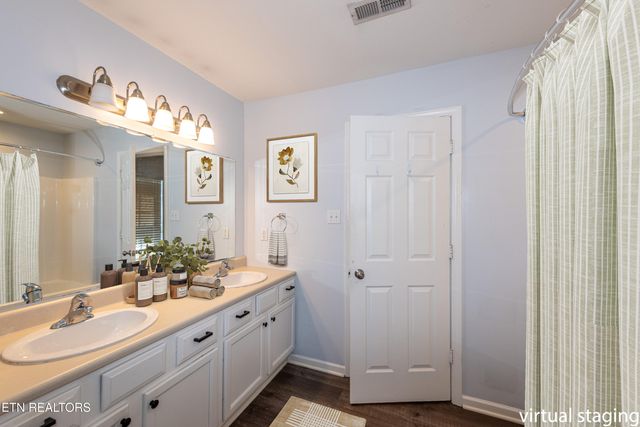 1032 Willow Creek Circle, Maryville, TN 37804