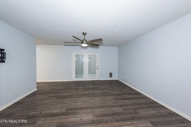1032 Willow Creek Circle, Maryville, TN 37804