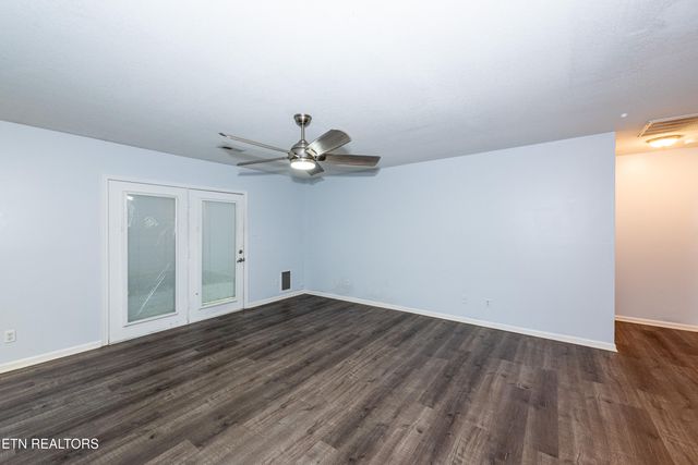 1032 Willow Creek Circle, Maryville, TN 37804
