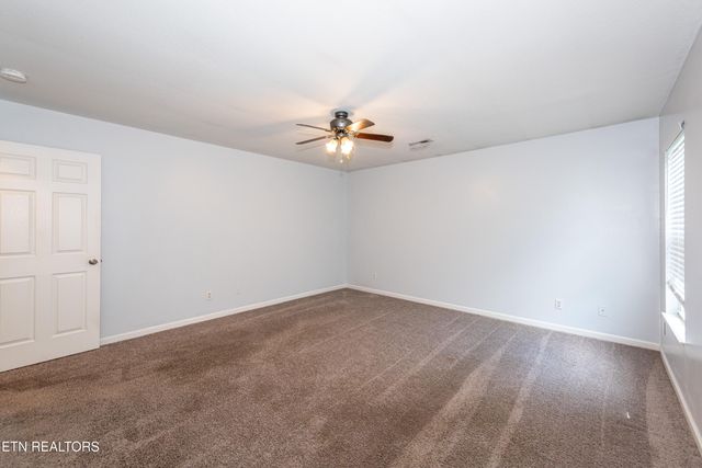 1032 Willow Creek Circle, Maryville, TN 37804