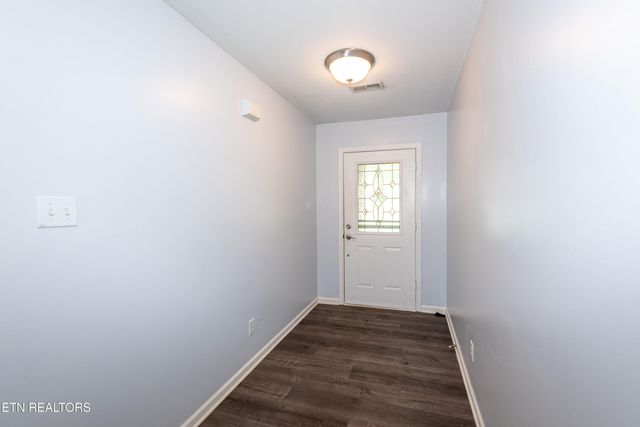 1032 Willow Creek Circle, Maryville, TN 37804