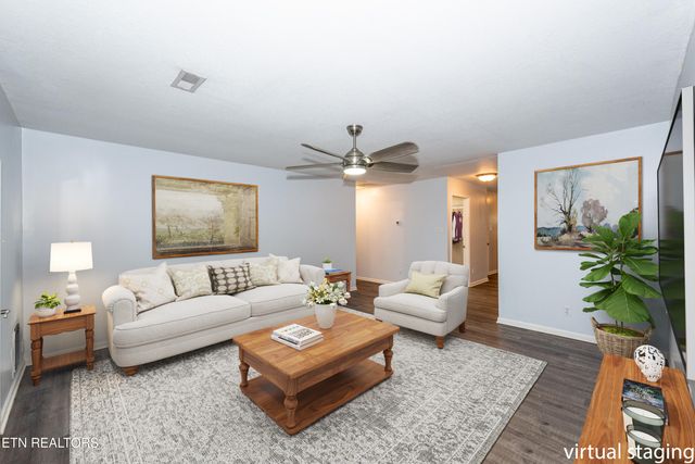 1032 Willow Creek Circle, Maryville, TN 37804