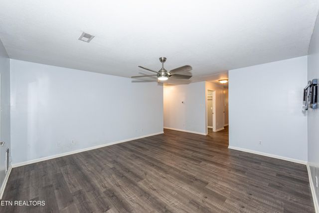 1032 Willow Creek Circle, Maryville, TN 37804